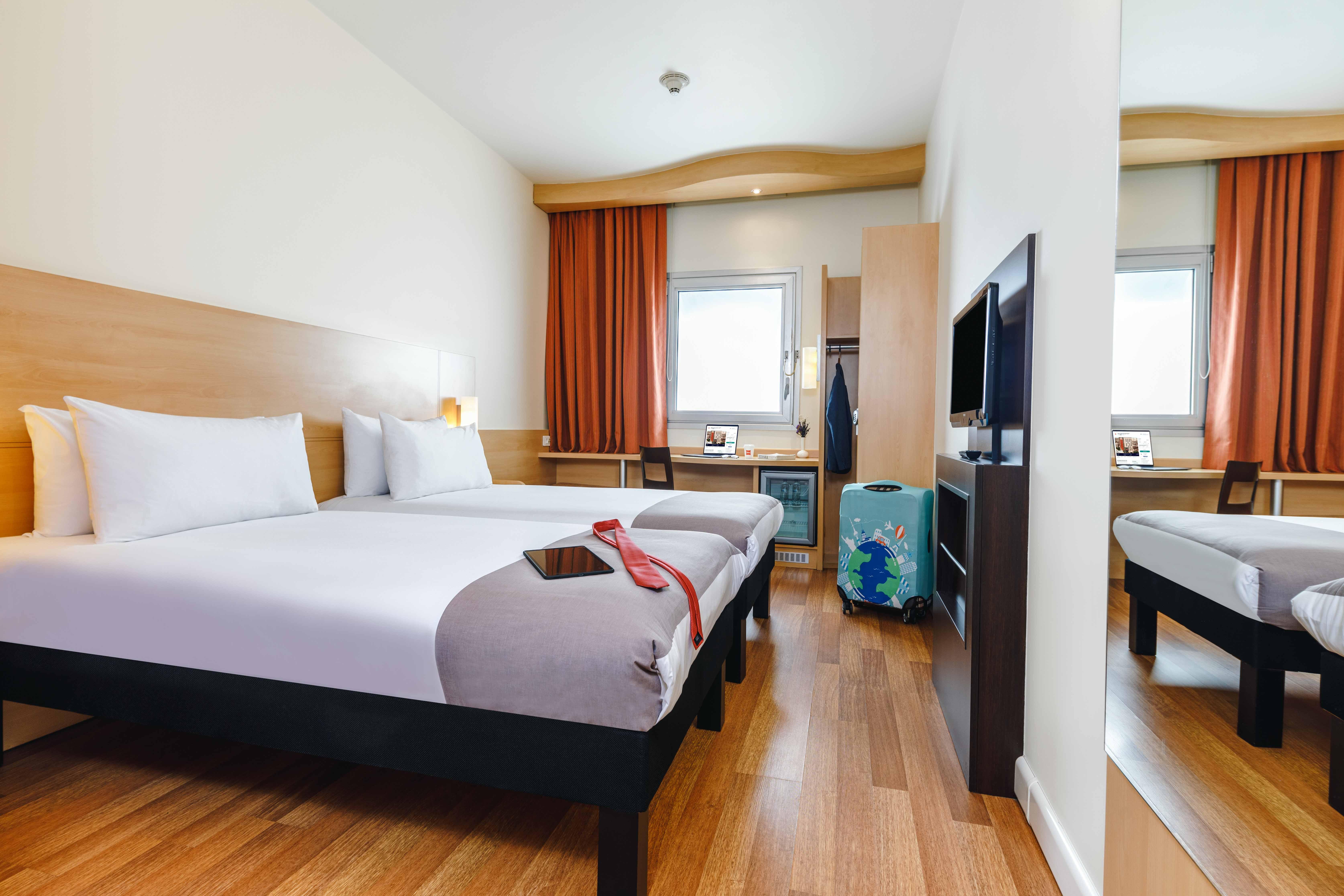 Отель Ibis Istanbul Esenyurt Экстерьер фото