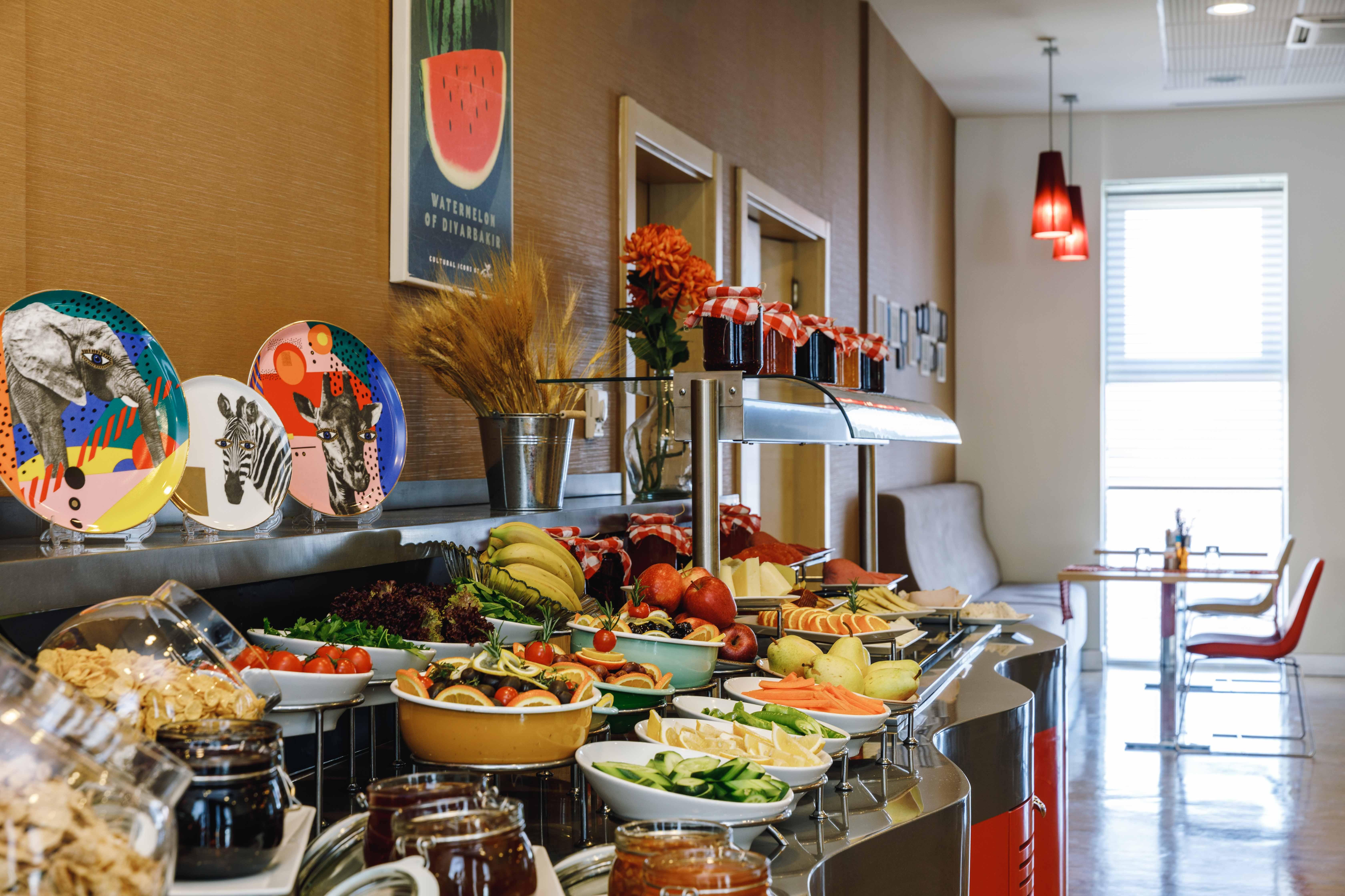Отель Ibis Istanbul Esenyurt Экстерьер фото
