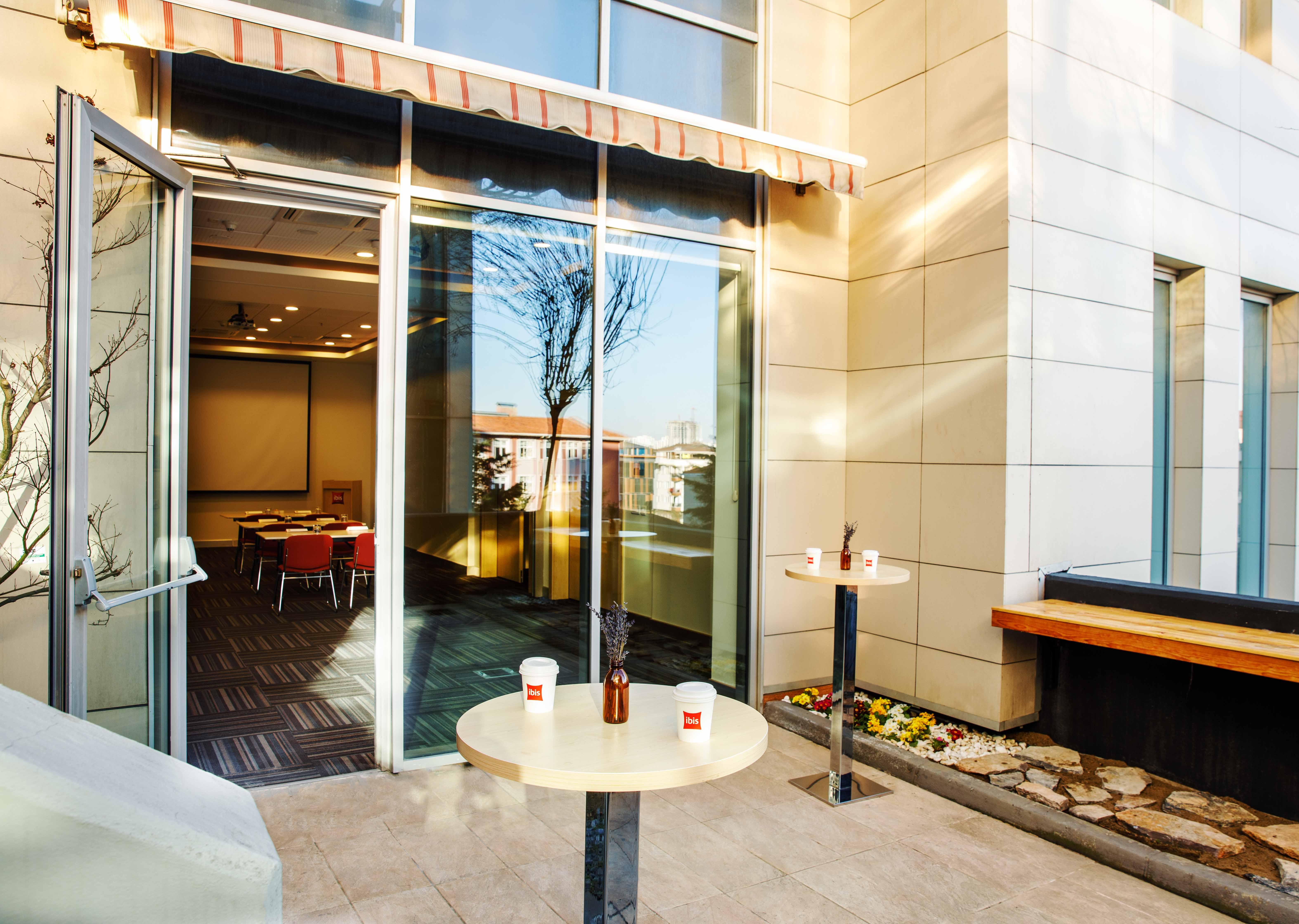 Отель Ibis Istanbul Esenyurt Экстерьер фото